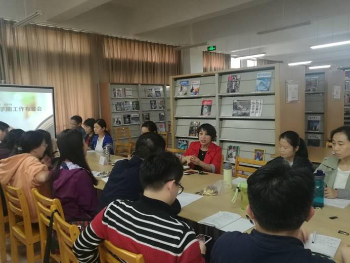 说明: C:\Users\PC\Desktop\3.19图书馆工作布置会相片\IMG_20190319_153124.jpg